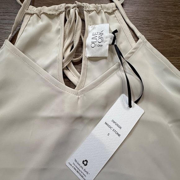 Olive + Oak Women's Cream Peplum Tank Size Small, NWT, Tie-Back, Blouse, Summer - Picture 2 of 9
